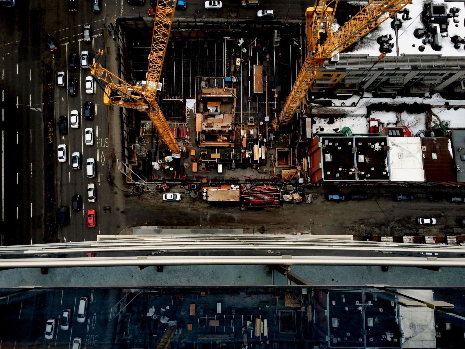 Commercial building construction crane