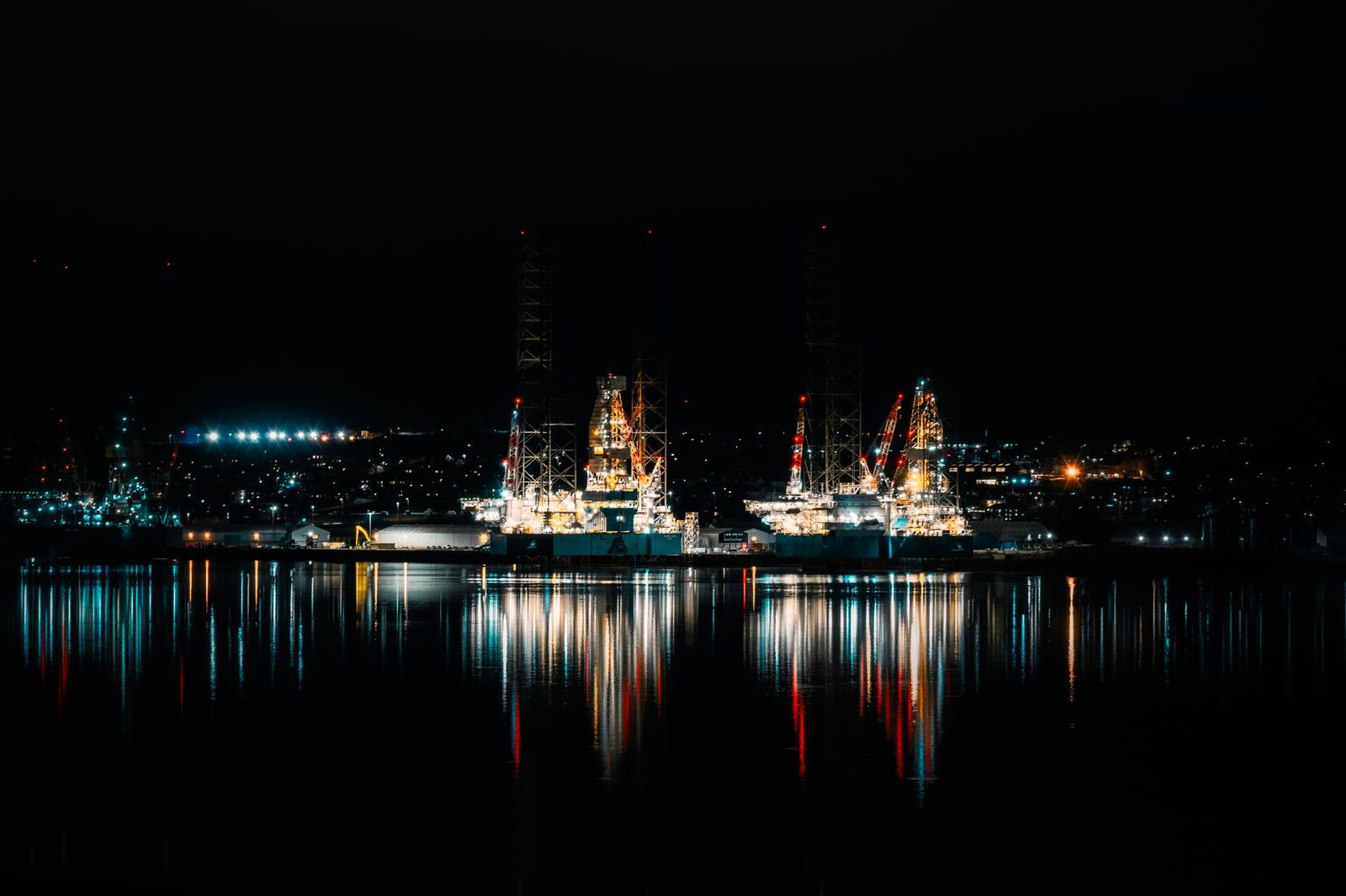 Oilfield rig night lights
