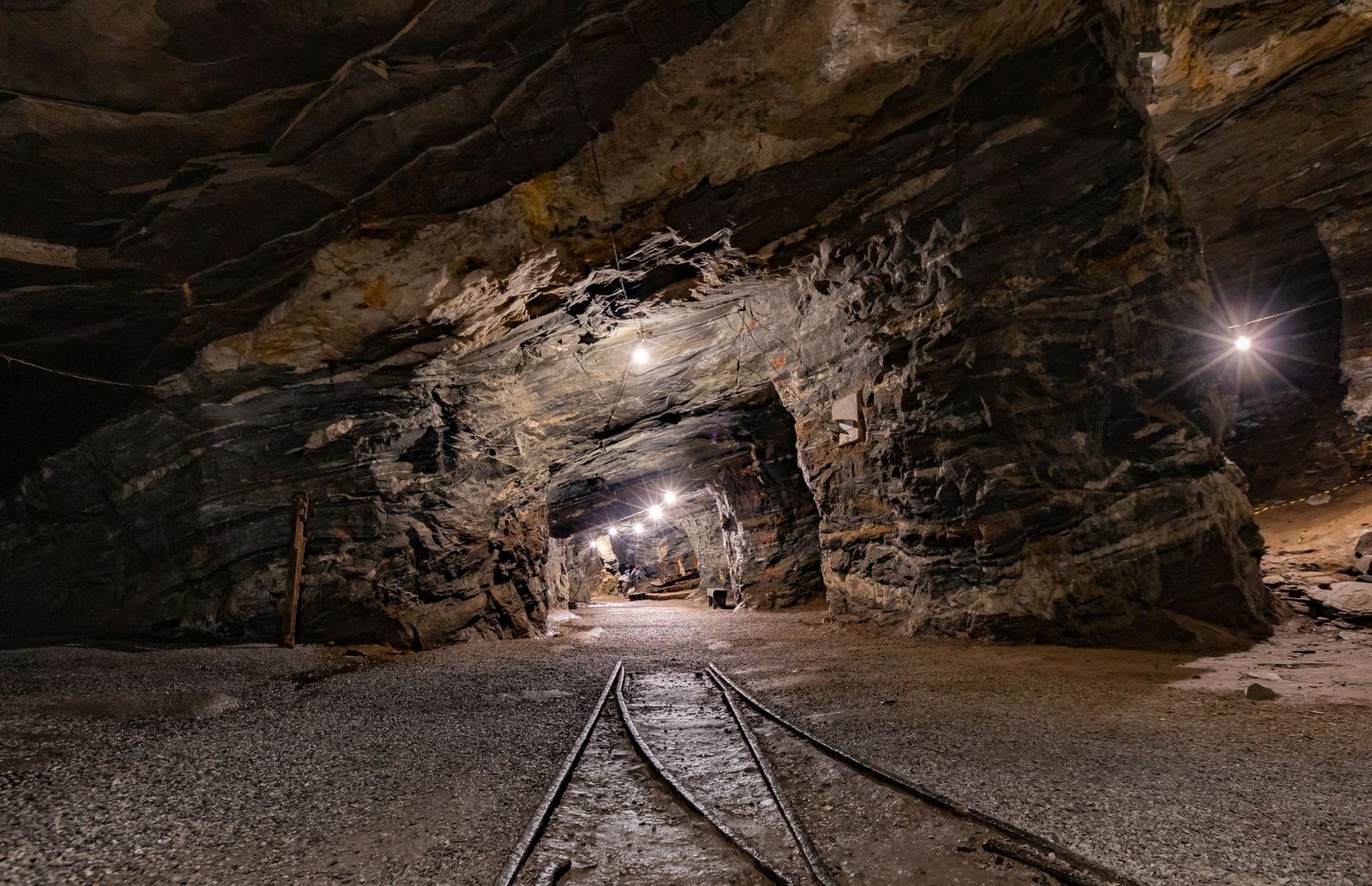 Underground mine tunnel